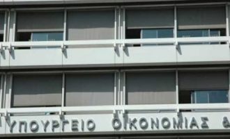 Υπ. Οικονομίας: Παραπλανητικά τα “ρεπορτάζ” για φυγή επιχειρήσεων σε Βαλκάνια και Κύπρο