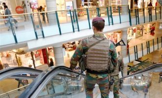 Πανικός στις Βρυξέλλες: Ληστές απειλούσαν να τινάξουν με βόμβα εμπορικό κέντρο