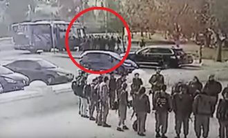 Δείτε τη στιγμή που ένα φορτηγό ποδοπατά Ισραηλινούς στρατιώτες στα Ιεροσόλυμα (βίντεο)