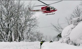 Όλεθρος σε λευκό φόντο – Χιονοστιβάδα καταπλάκωσε ξενοδοχείο – Δεκάδες νεκροί (φωτο+βίντεο)