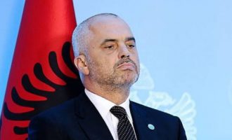 Σε ένα μήνα “σκάει” και η Αλβανία εάν ο Έντι Ράμα δεν παραιτηθεί από πρωθυπουργός