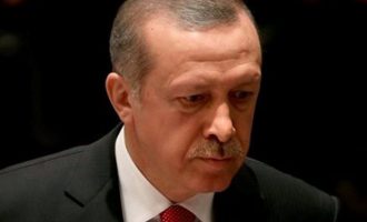 O Eρντογάν ζητά μείωση επιτοκίων από την κεντρική τράπεζα της Τουρκίας