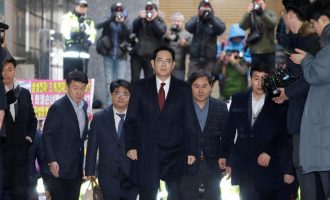 Στην τσιμπίδα του νόμου ο επικεφαλής της Samsung – Εμπλέκεται σε σκάνδαλο διαφθοράς