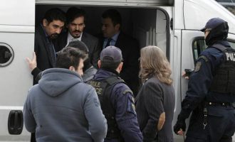 Αντιδρά η Τουρκία στη μη έκδοση των οκτώ στρατιωτικών – Εξέδωσε ένταλμα σύλληψης