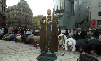 Να απαγορευτεί το “φασιστικό Ισλάμ” στην Αυστρία ζήτησε ο ηγέτης των “Ελεύθερων”