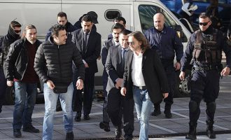 Ξανά σε δίκη οι 8 Τούρκοι αξιωματικοί για την έκδοση τους ή μη στην Τουρκία