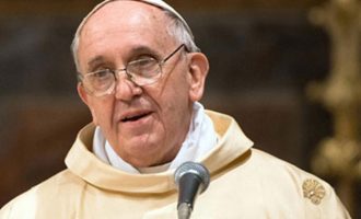 Πάπας Φραγκίσκος: Τα σκάνδαλα παιδεραστίας θυμίζουν τις ανθρωποθυσίες των παγανιστών