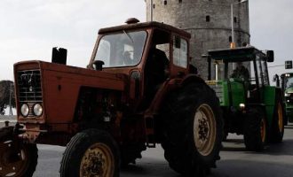Στο υπουργείο Μακεδονίας κατεβάζουν τα τρακτέρ τους οι αγρότες