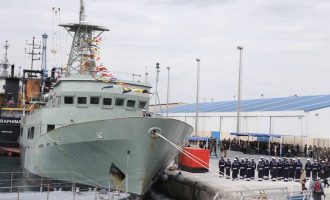 Ο σουλτάνος του Ομάν δώρισε στην Κύπρο ένα πολεμικό πλοίο (βίντεο)