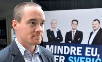 Δίωξη σε ακροδεξιό Σουηδό βουλευτή που χαστούκισε πολίτη έξω από κλαμπ