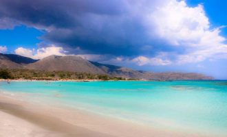 Μια μαγευτική ελληνική παραλία στις 10 καλύτερες του κόσμου (φωτο)