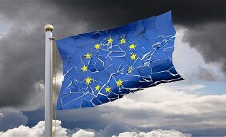 Επιμένει η “φωνή” του Τραμπ στην Ευρώπη: Η ΕΕ θα διαλυθεί!