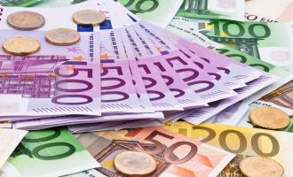 Γερμανικός Τύπος: Το ευρώ πολύτιμο όσο ποτέ για την Ευρώπη