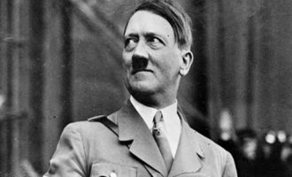 Αυστρία: Συναγερμός για τον σωσία του Χίτλερ που κυκλοφορεί στην γενέτειρα του δικτάτορα