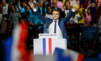 Ο σοσιαλφιλελέ Μακρόν προσέφερε “άσυλο” στη Γαλλία σε όσους “διώκονται” από τον Τραμπ