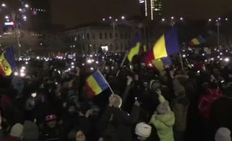 Χιλιάδες Ρουμάνοι διαδήλωσαν κατά της διαφθοράς – Ζητάνε παραίτηση της κυβέρνησης