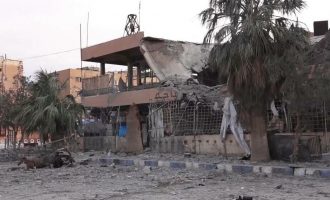 Ο Διεθνής Συνασπισμός βομβάρδισε την κατεχόμενη από το ISIS Τάμπκα στη βόρεια Συρία