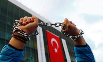 Δεν μπορούν να ζήσουν οι 134.000 αντικαθεστωτικοί που απέλυσε ο Ερντογάν