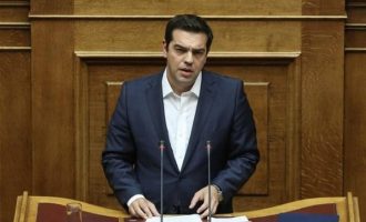 Τσίπρας στη Βουλή: Η κυβέρνηση έχει το ηθικό ανάστημα για να αντιμετωπίσει τη διαφθορά