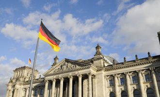 To xρέος της Γερμανίας φτάνει στο 1,5 τρισεκατομμύρια ευρώ