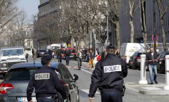 Έσκασε βόμβα στα γραφεία του ΔΝΤ στο Παρίσι – Έφτασε με φάκελο (βίντεο)