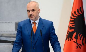 Ο Ράμα “ξήλωσε” υπουργούς εν μέσω οξύτατης πολιτικής κρίσης στην Αλβανία