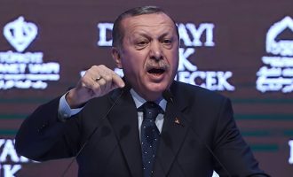 Ο Ερντογάν επαναφέρει τη θανατική ποινή μετά το δημοψήφισμα