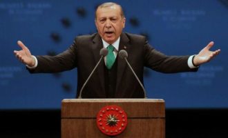 Ο Ερντογάν διαβεβαίωσε ότι “οδυνηρό τέλος περιμένει τους πραξικοπηματίες”