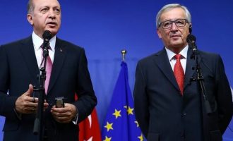 Γιούνκερ: Εκτός Ε.Ε. οριστικά η Τουρκία αν ο Ερντογάν επαναφέρει τη θανατική ποινή
