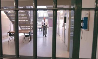 Bρετανός ισοβίτης έκανε εγχείρηση αλλαγής φύλου  μέσα στη φυλακή