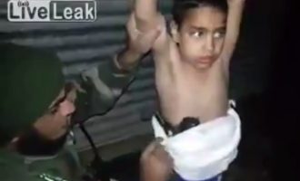 Το Ισλαμικό Κράτος έδεσε βόμβα πάνω σε νήπιο και το έστειλε να ανατιναχτεί (βίντεο)