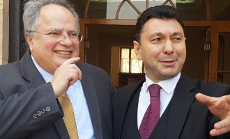 Ο Νίκος Κοτζιάς με τον Έλληνα αντιπρόεδρο της Βουλής της Αρμενίας