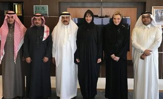 Η Κουντουρά εξηγεί γιατί φόρεσε μαντίλα στη Σαουδική Αραβία