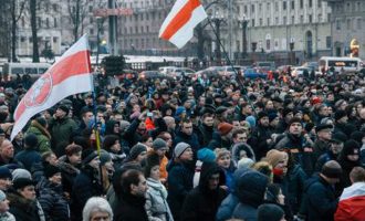 Λαϊκή οργή στη Λευκορωσία για την κυβέρνηση: “Δεν είμαστε σκλάβοι”