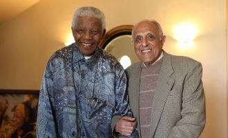 Πέθανε ο Νοτιοαφρικανός ακτιβιστής κατά του απαρτχάιντ Αχμέντ Κατράντα