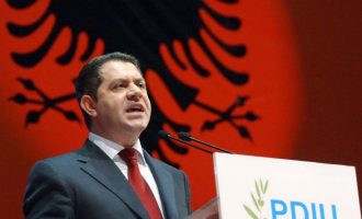 Οι Αλβανοί Τσάμηδες κατηγορούν την αλβανική αντιπολίτευση ως “υπηρέτες της Ελλάδας”