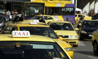 Οι ταξιτζήδες συμμετέχουν την Τετάρτη στη συγκέντρωση στην Πλατεία Συντάγματος