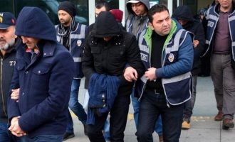 946 συνελήφθησαν στην Τουρκία μέσα σε μια εβδομάδα ως ύποπτοι «γκιουλενιστές»