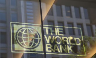 Ο Μοσκοβισί επιβεβαιώνει επαφές Κομισιόν – Παγκόσμιας Τράπεζας για δάνειο στην Ελλάδα