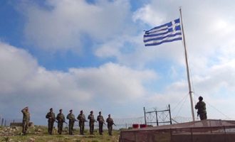 Ο Πάνος Καμμένος στην έπαρση της ελληνικής σημαίας στο Αγαθονήσι (φωτο + βίντεο)