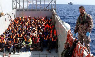 Οργίασαν οι δουλέμποροι τις ημέρες του Πάσχα – 8.300 μετανάστες διασώθηκαν στην Ιταλία