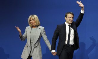 Γαλλία: Ο Μακρόν ζητάει στήριξη δεξιών και σοσιαλιστών για το δεύτερο γύρο των εκλογών