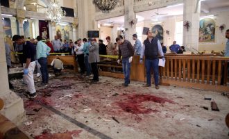 Σε κατάσταση έκτακτης ανάγκης η Αίγυπτος – 45 οι νεκροί από τις τρομοκρατικές επιθέσεις (φωτο+βίντεο)