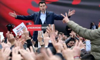 Ξεσηκωμός στην Αλβανία – Στους δρόμους ο λαός κατά του καθεστώτος Ράμα