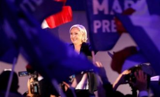 Γαλλία: Η Μαρίν Λεπέν πρώτη στις εκλογές με καταμετρημένες 20 εκατ. ψήφους