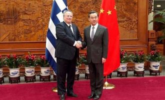 Χαστούκι της Ελλάδας στις Βρυξέλλες: Τα “παιχνιδάκια” με την Κίνα εις βάρος των ελληνικών συμφερόντων ξεχάστε τα!