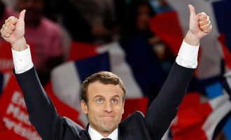 Κάλεσμα του Μακρόν για τη νίκη και τον μετασχηματισμό της Γαλλίας