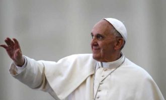 Ο Πάπας Φραγκίσκος στην Αίγυπτο με μήνυμα ειρήνης μεταξύ των θρησκειών