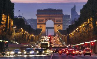 Το Παρίσι θα «απαντήσει» στην Ουάσιγκτον εάν επιβληθούν κυρώσεις σε ευρωπαϊκές επιχειρήσεις λόγω Ιράν