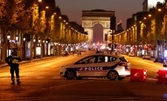 Παρίσι Αυτόπτης Μάρτυρας: “Βγήκε μέσα από ένα παλιό Audi κι άρχισε να πυροβολεί αστυνομικούς”